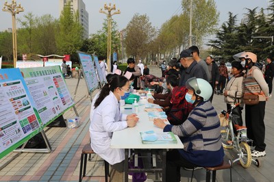 中牟縣開展第36個(gè)愛國(guó)衛(wèi)生月集中宣傳活動(dòng) 企業(yè)參與構(gòu)筑健康防線